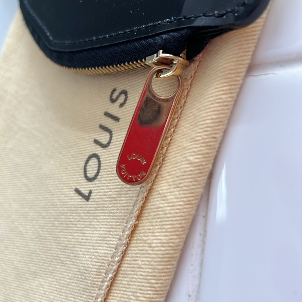 Louis Vuitton Ltd. Ed. Stickers coin purse - Picture 5 of 13